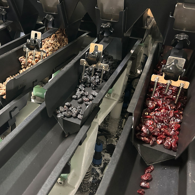 المكسرات المختلطة الفول السوداني المجفف والبذور وجبة خفيفة الزجاجات البلاستيكية الزجاجات ملء وتغليف آلة ملء للزجاجات