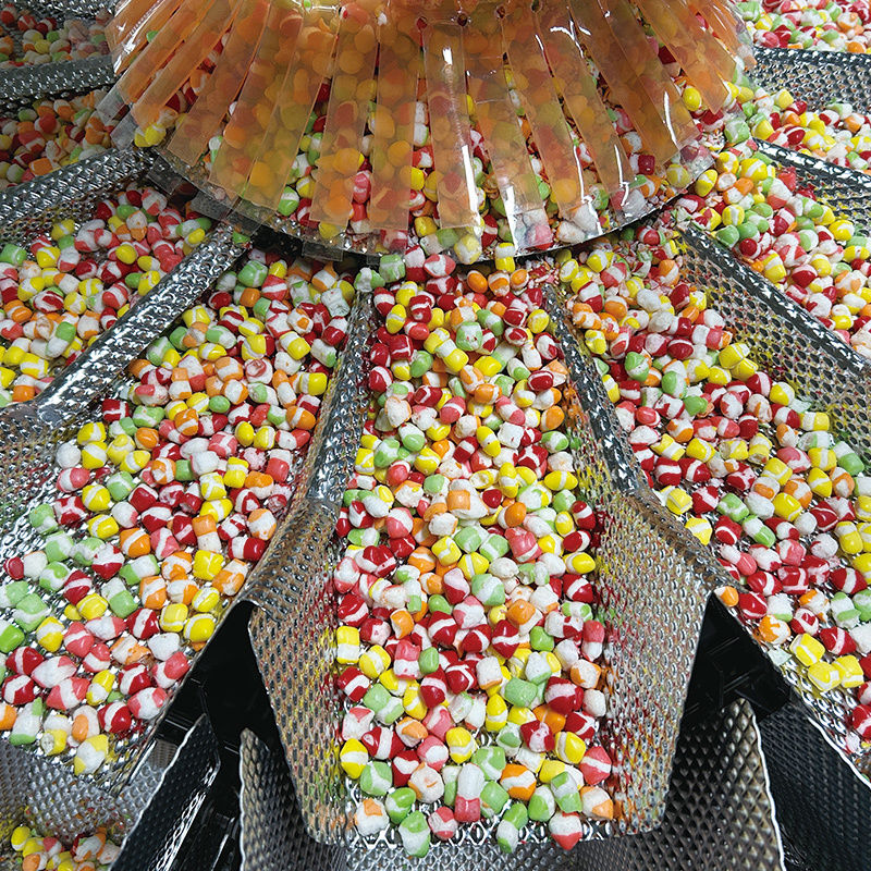 آلة التعبئة الذاتية للكميات الكبيرة من الوجبات الخفيفة الكعك البسكويت كيس مطاطي كيس كيس ملء آلة التعبئة