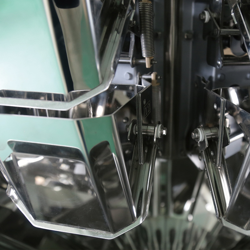 آلية كاملة عالية السرعة النيتروجين الشكل الرأسي ملء الختم كيس وجبة خفيفة الغذاء الوزن النفخات الغذاء الكريات حزمة آلة