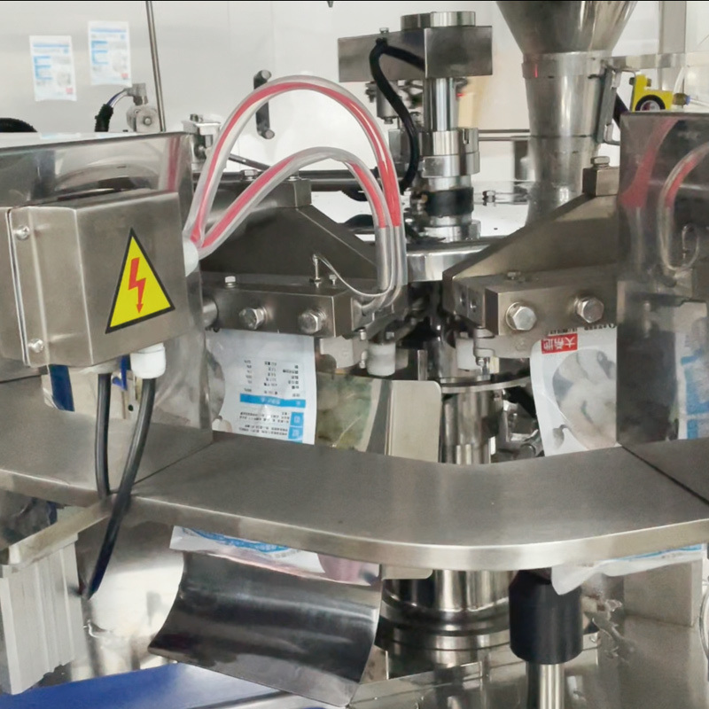 1kg 2kg الدجاج الدواجن النقود الأجنحة اللحوم المعدة مسبقاً كيس متعددة الرؤوس الوزن الوقوف كيس الدوار ملء الختم آلة تعبئة