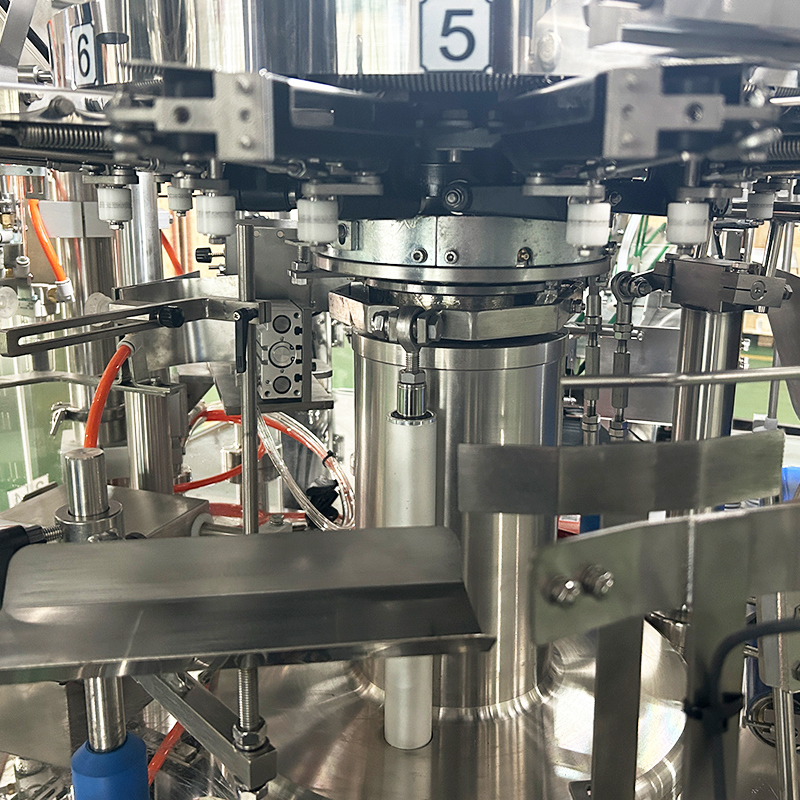 1kg 2kg الدجاج الدواجن النقود الأجنحة اللحوم المعدة مسبقاً كيس متعددة الرؤوس الوزن الوقوف كيس الدوار ملء الختم آلة تعبئة