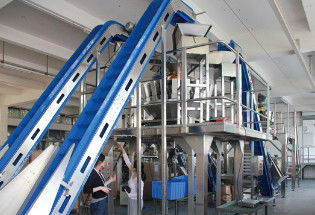 ISO 9001 14 Head 1.6L آلة تغليف أغذية الوجبات الخفيفة للفواكه المجففة
