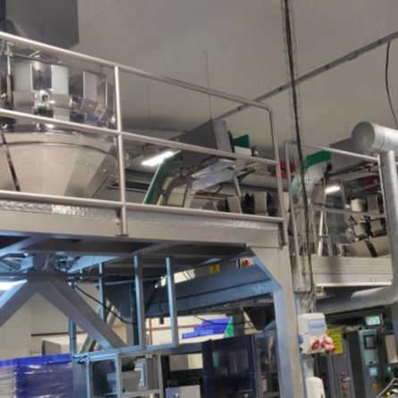 10 `` شاشة ملونة تعمل باللمس ISO9001 0.5L آلة تعبئة المكسرات للتغليف