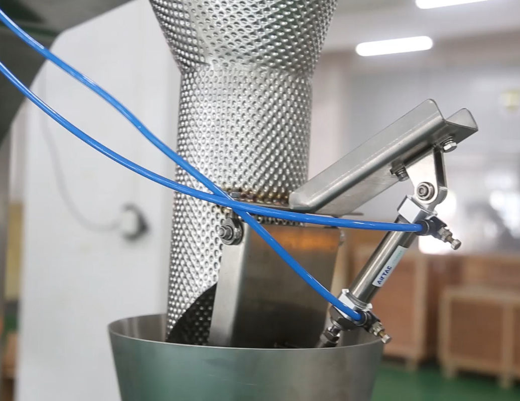 14 Mutihead Weigher VFFS Packaging Machine السلطانية نوع مصعد للفواكه المجمدة حبوب الشوكولاته