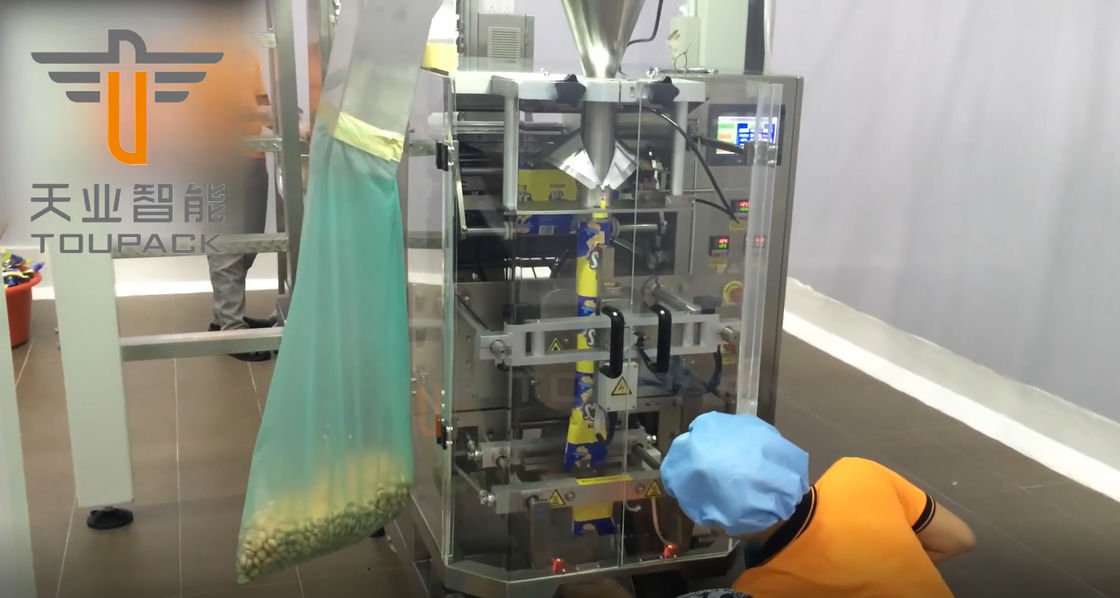 آلة تعبئة وختم الوزن الأوتوماتيكية VFFS 2.2KW لتعبئة الوسادة للأطعمة الخفيفة